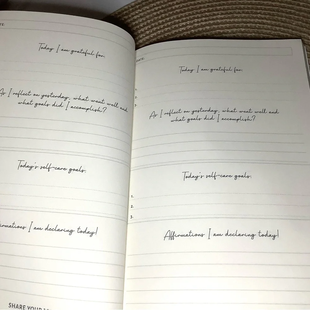 < NEW Daily Gratitude Journal >